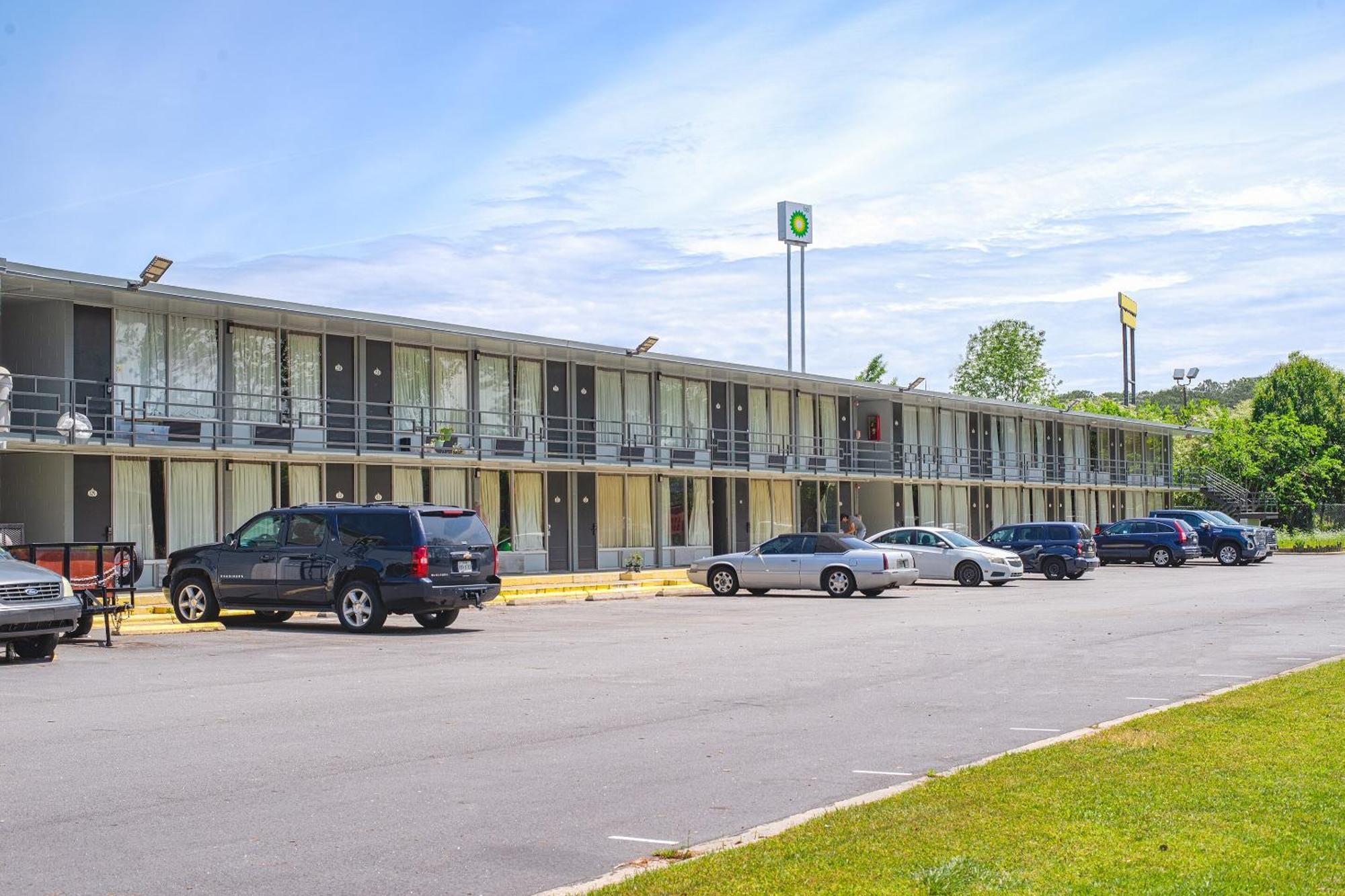 Masters Inn Selma Smithfield I-95 By Oyo Exterior photo