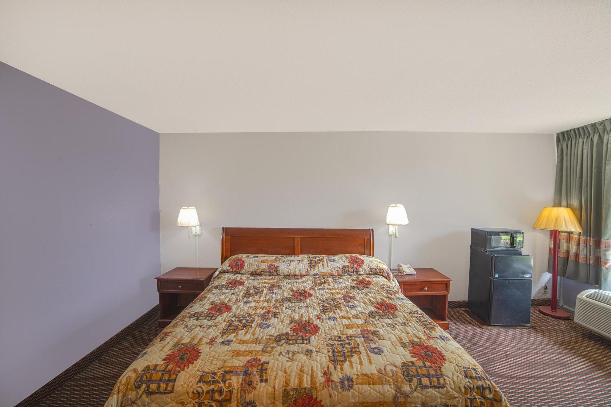 Masters Inn Selma Smithfield I-95 By Oyo Exterior photo