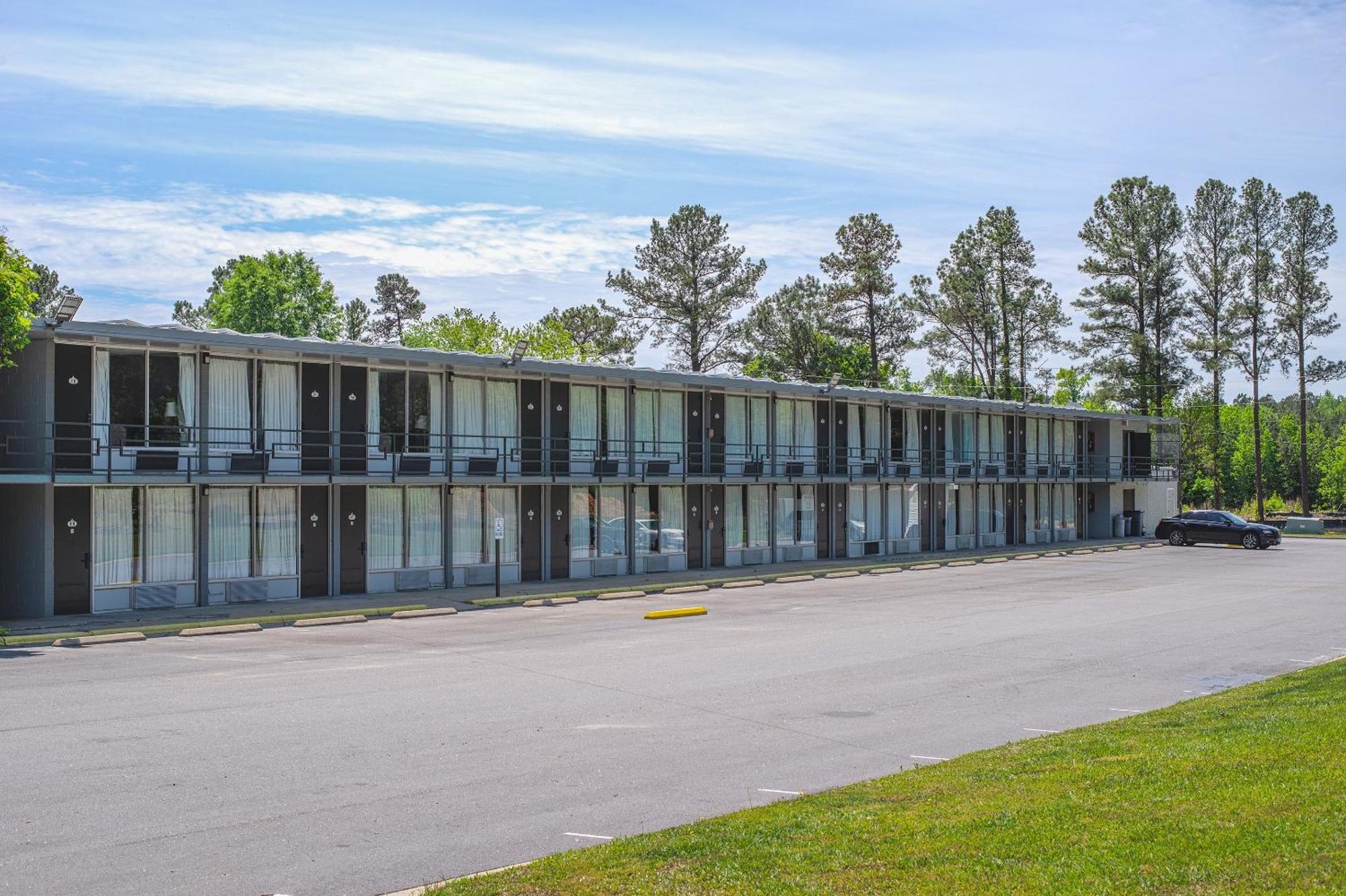 Masters Inn Selma Smithfield I-95 By Oyo Exterior photo