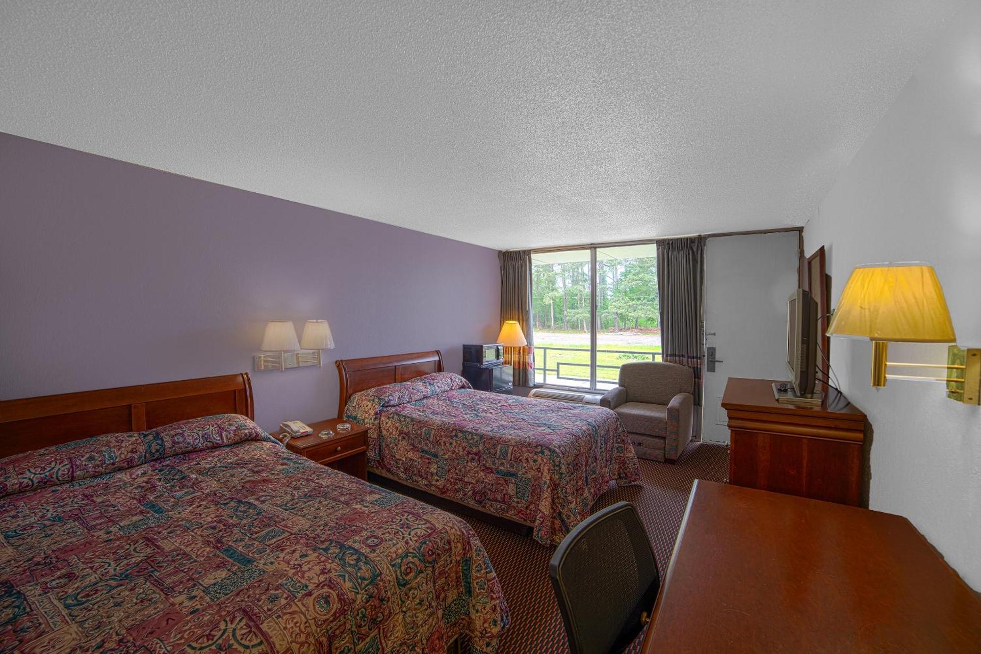Masters Inn Selma Smithfield I-95 By Oyo Exterior photo